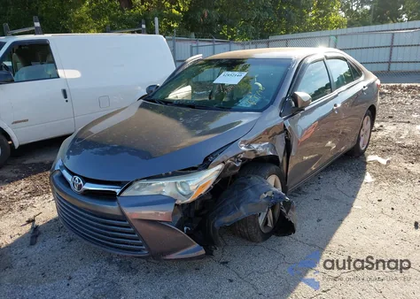 2015 Toyota Camry Le z USA, uszkodzony, nr VIN 4T1BF1FK4FU891798